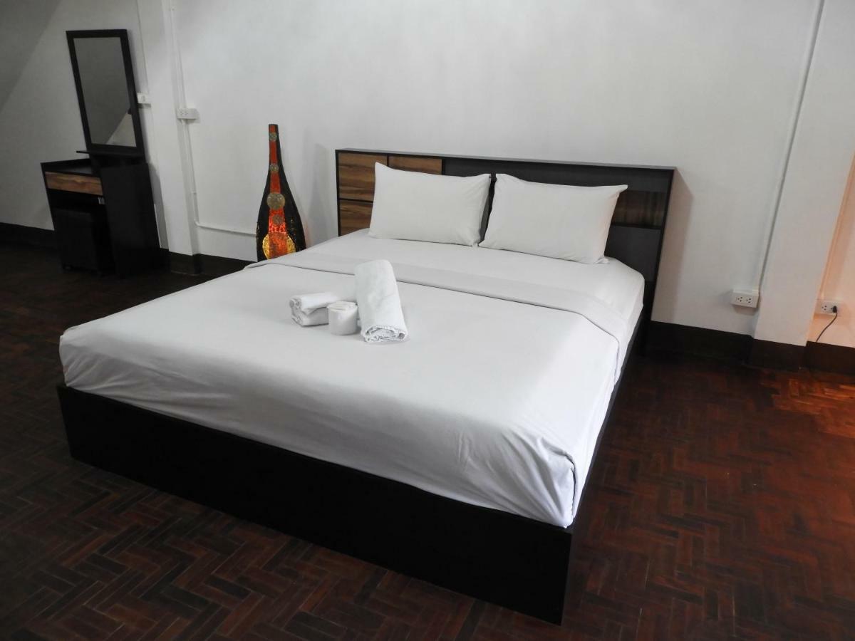P'Lyn House Hotel Csiangmaj Kültér fotó